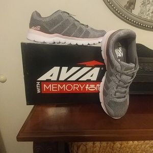 Avia-rift running sneaker with memory foam